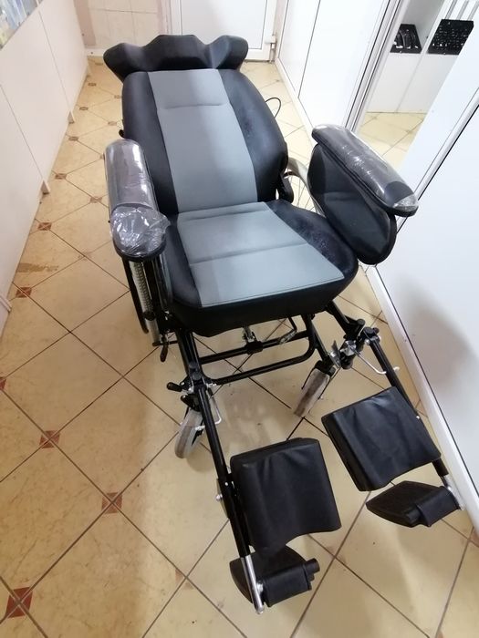 Коляска инвалидная.