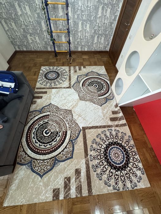 Продаю ковер 200х300см б/у