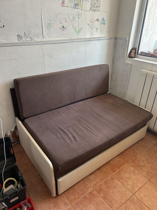 Разтегагелно компактно диванче от Виденов