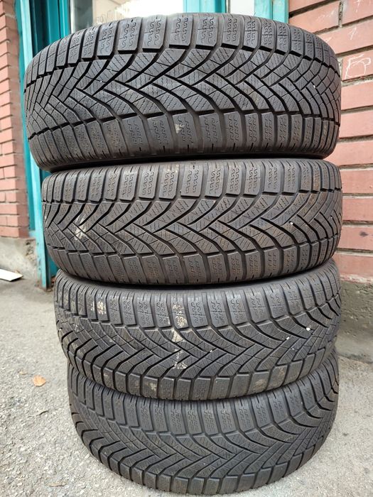 Продавам 4 зимни гуми 205/60/16 Falken