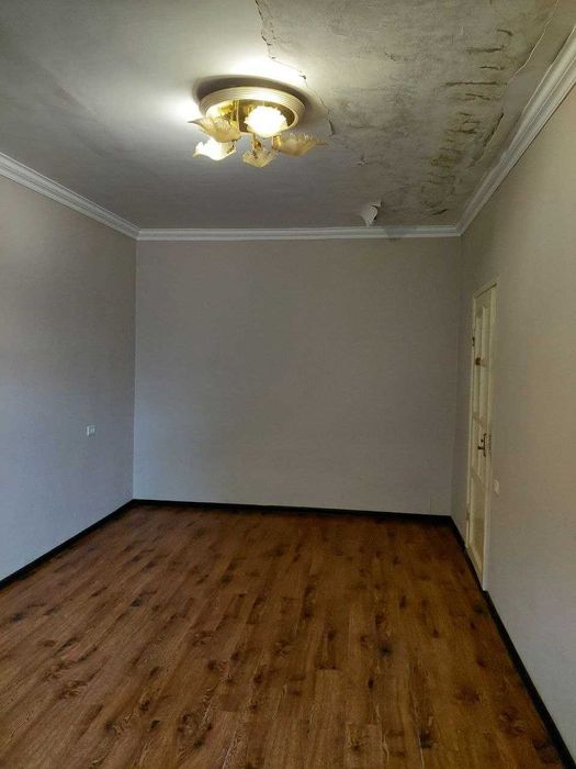 Продажа 2х комнатной квартиры. 43кв. ориентир Буз Базар