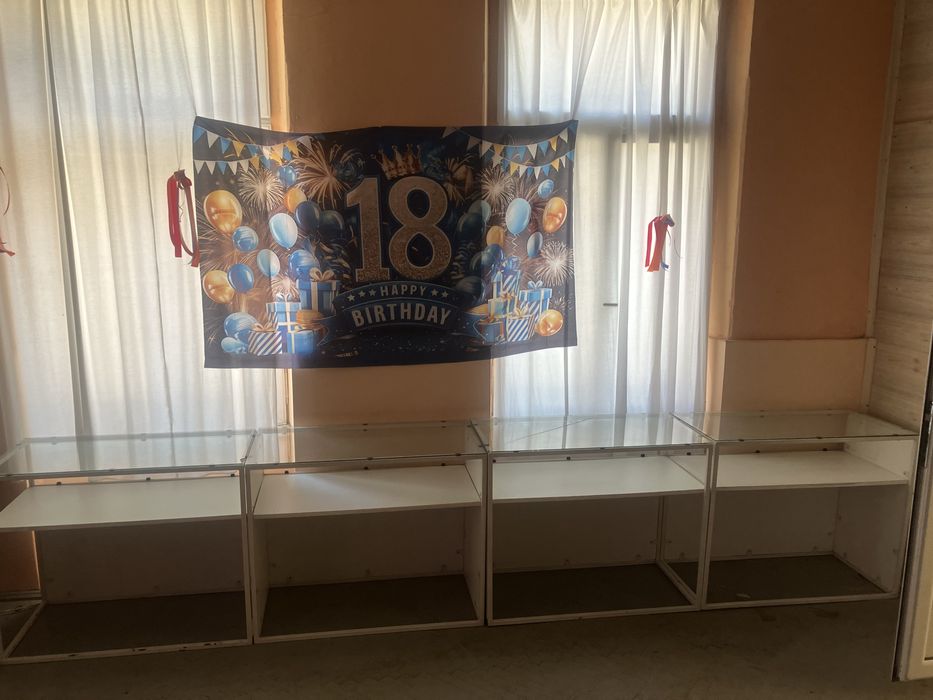 Стъклени витрини