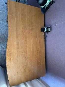 Продам столик компьютерный