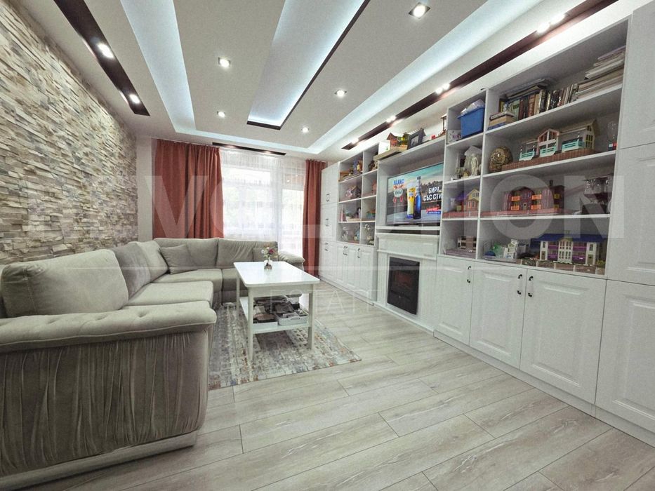 Продава се Тристаен апартамент в София, Света Троица - 84 кв.м за 1518 €/кв.м - Снимка #1