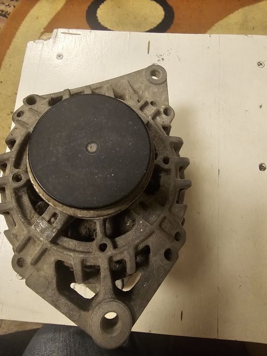 Vând alternator megane 2