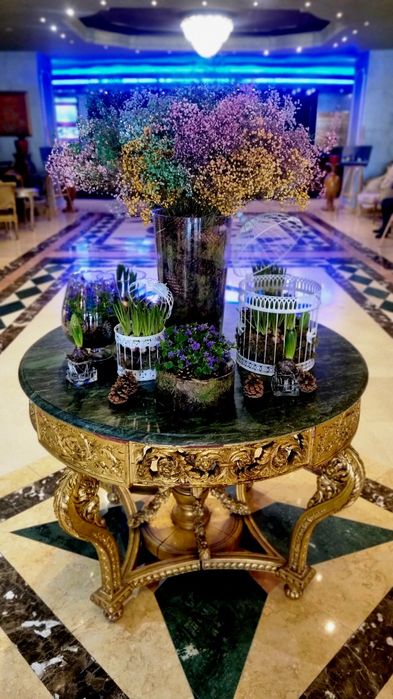 Aranjamente florale, buchete și instalații