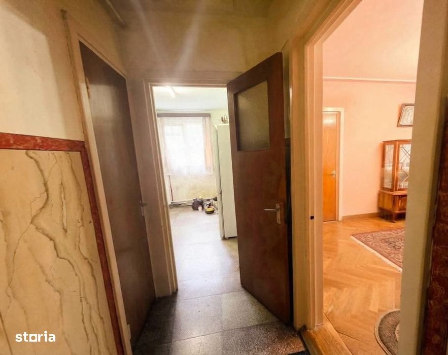 Vand apartament 3 camere parter Scriitorilor, necesita renivare