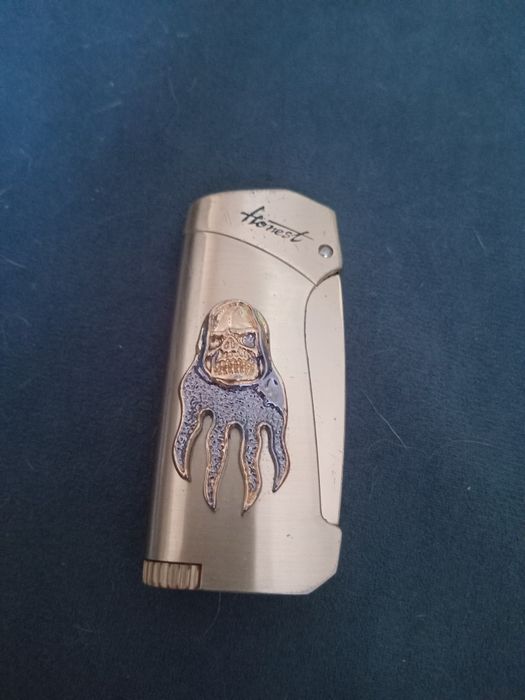 Зажигалка рабочая