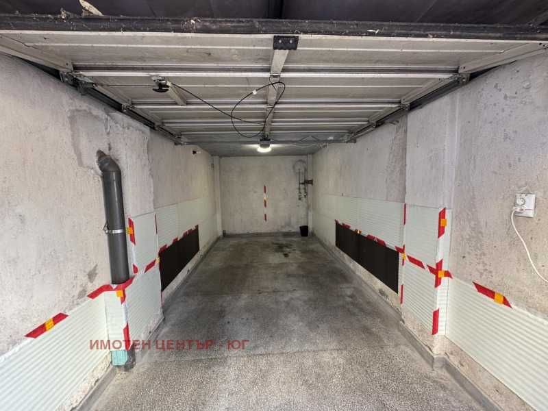 Дава се под наем Тристаен апартамент в София, Оборище - 120 кв.м за 750 € - Снимка #12