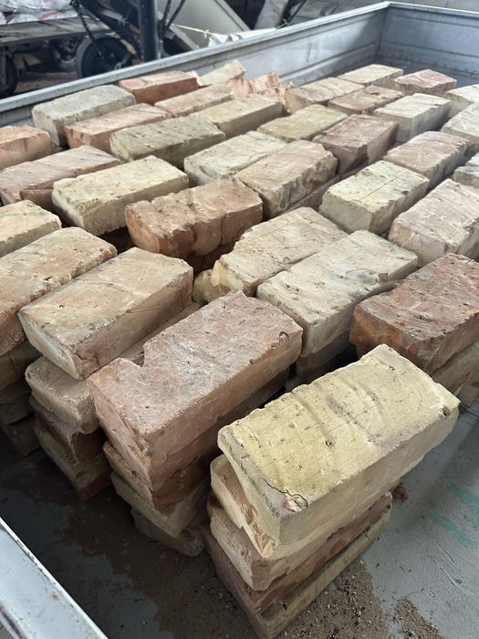 Жженый кирпич продам