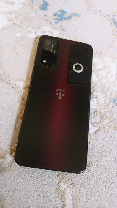 Смартфон из США Revvl V+5G