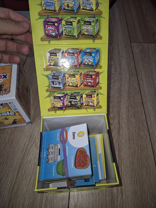 2x brain box Vârstă min 5 ani
5 ani
Numarul minim de jucatori:
1
Durata medie:
10 min
Brand:
Asmodee
Colectie:
Brainbox
Limba jocului:
Romana