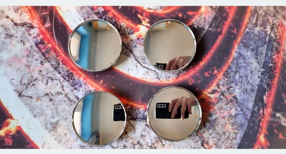 Vând capace centrale pentru jante, realizate din metal, finisaj lucios