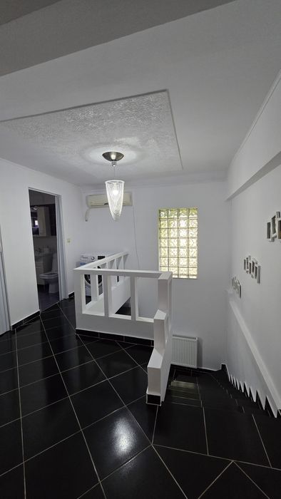 Casa individuala cu etaj, mobilata si utilata. Locatie excelenta!