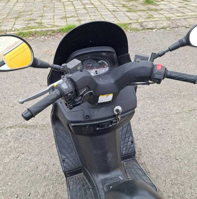 Suzuki Burgman 125 2004 година на части