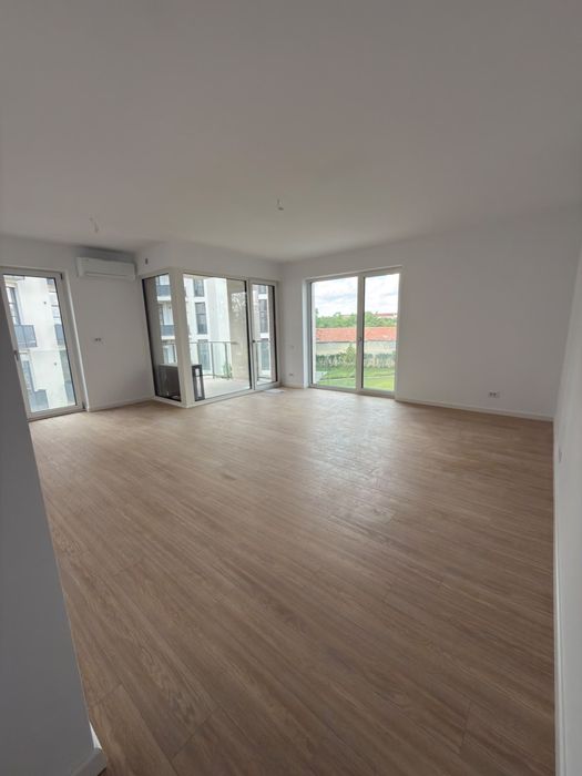 Vand apartament nou Scala Cetate finisat + parcare