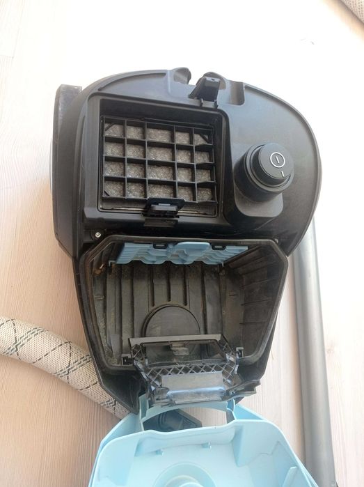 Прахосмукачка Bosch MoveOn Mini Blue BGB25MON1