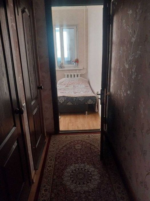 Srochno kvartira sotiladi Ibn Sino 1 xona bez mebel sotiladi