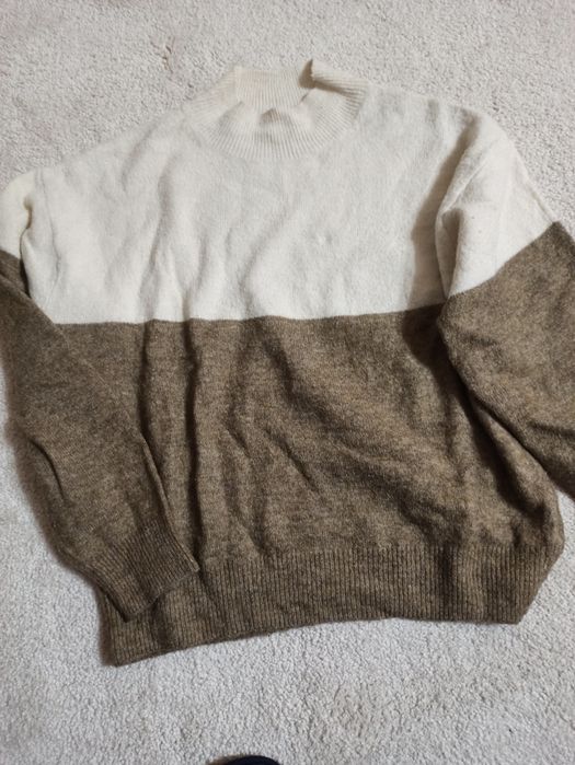 Дамски пуловери S размер.