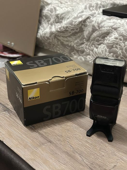 Вспышка SB-700 продам