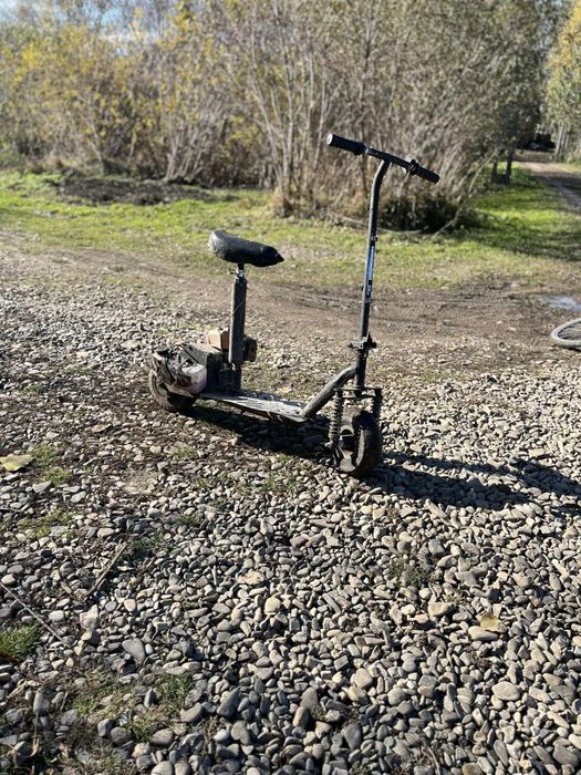 Trotineta cu motor dau si la schimb
