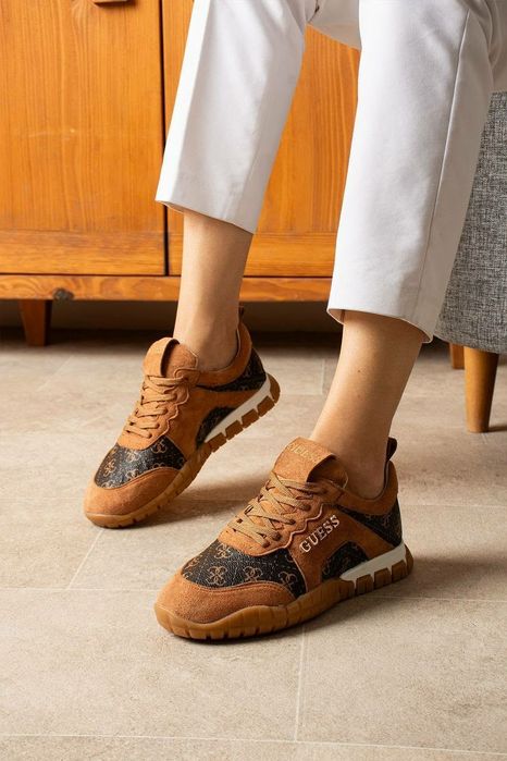 Adidasi și ugg-uri unisex