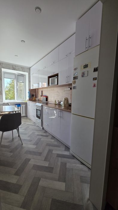 Продам квартиру в центре.