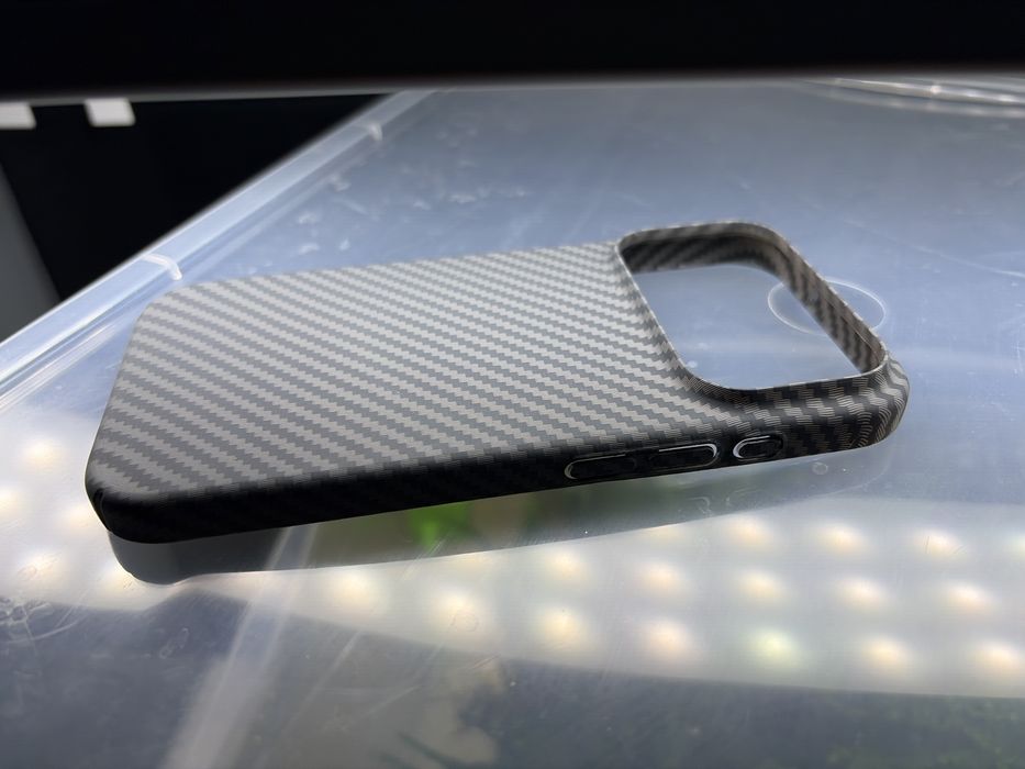 Iphone 17 Pro карбоновый чехол с magsafe