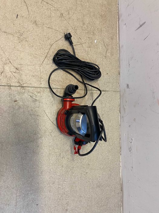 070168	Помпа водна потопяема 900W 1" 250L/min 8,5m INOX RD-WP61