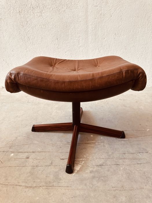 Датска въртяща се кожена табуретка (Ottoman) – Danish Modern, 70-те години