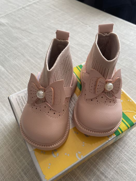 Бебешки боти - момиче, размер 16