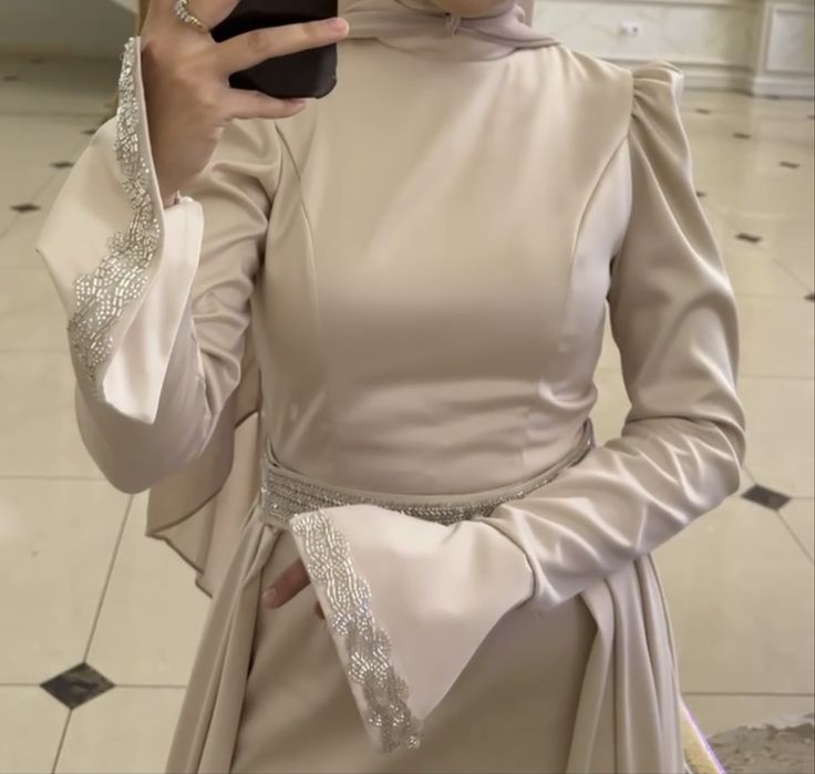 Шикарное вечернее платье