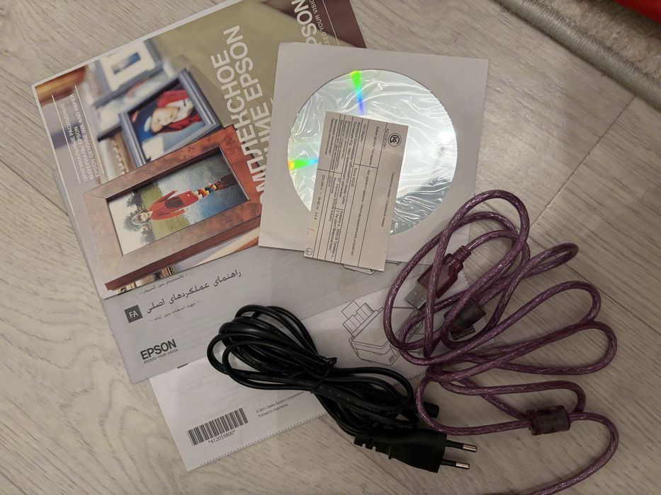 Принтер цветной Epson почти новый