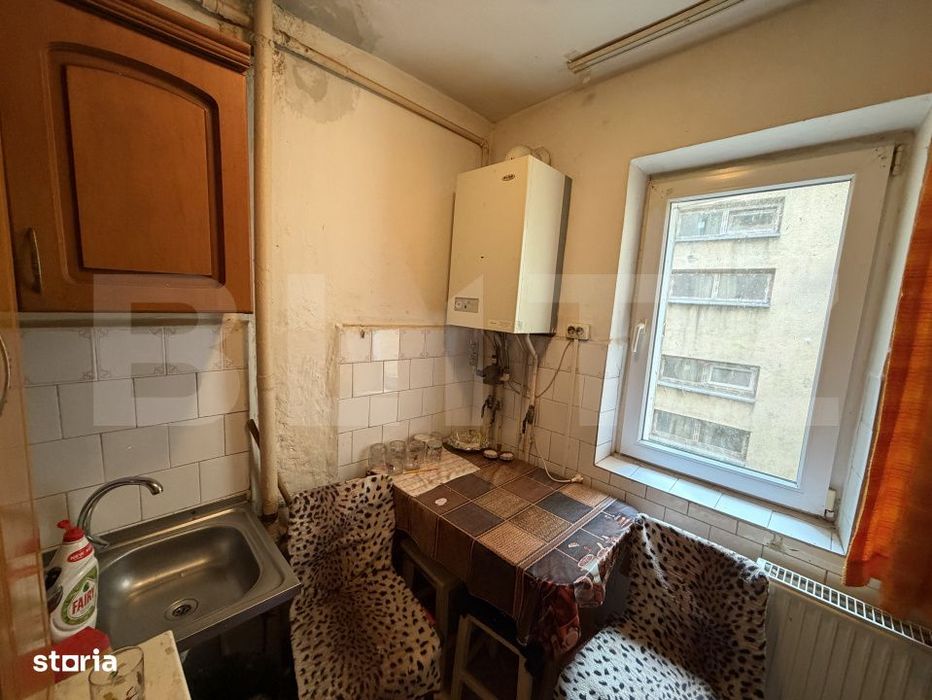 Apartament 3 camere, etaj 2, zona Plopilor
