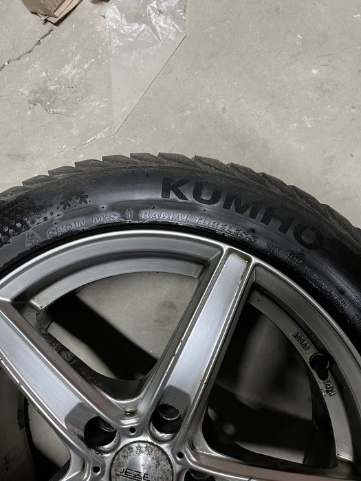 Cauciucuri iarna kumho 245/45 r17 99v + janta aliaj dezent r17