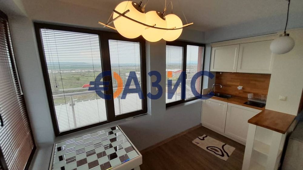 Продава се Двустаен апартамент в к.к. Слънчев бряг - 87 кв.м за 580 €/кв.м - Снимка #1