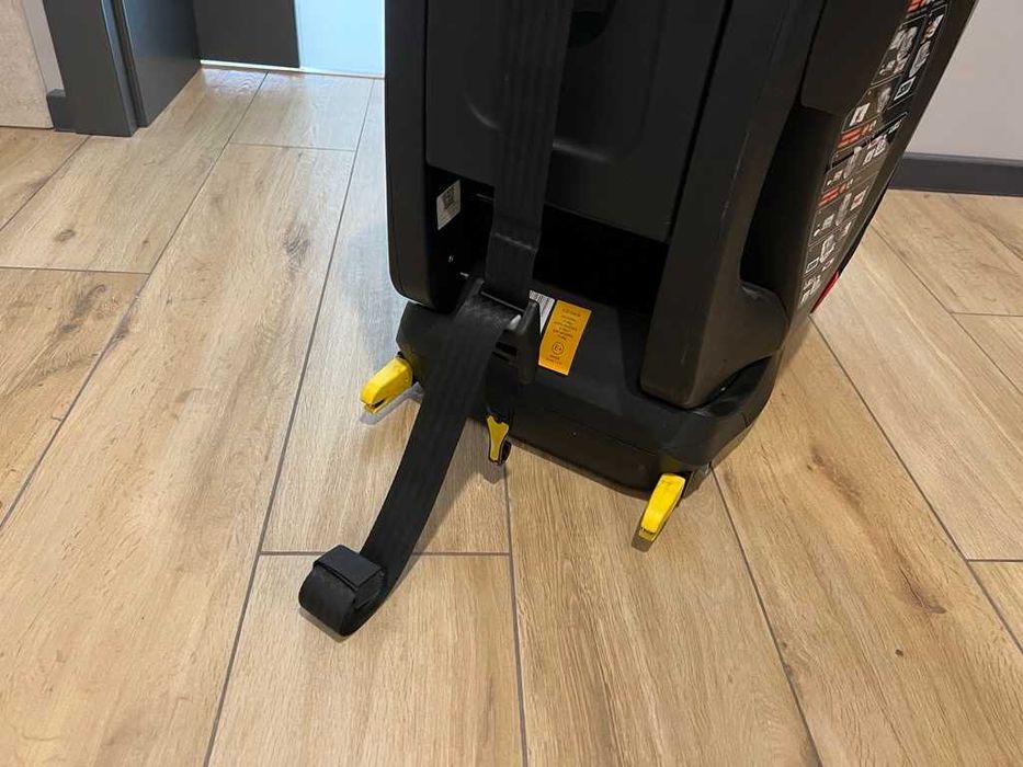 Столче за кола Maxi Cosi Titan 9-36 kg с ISOFIX