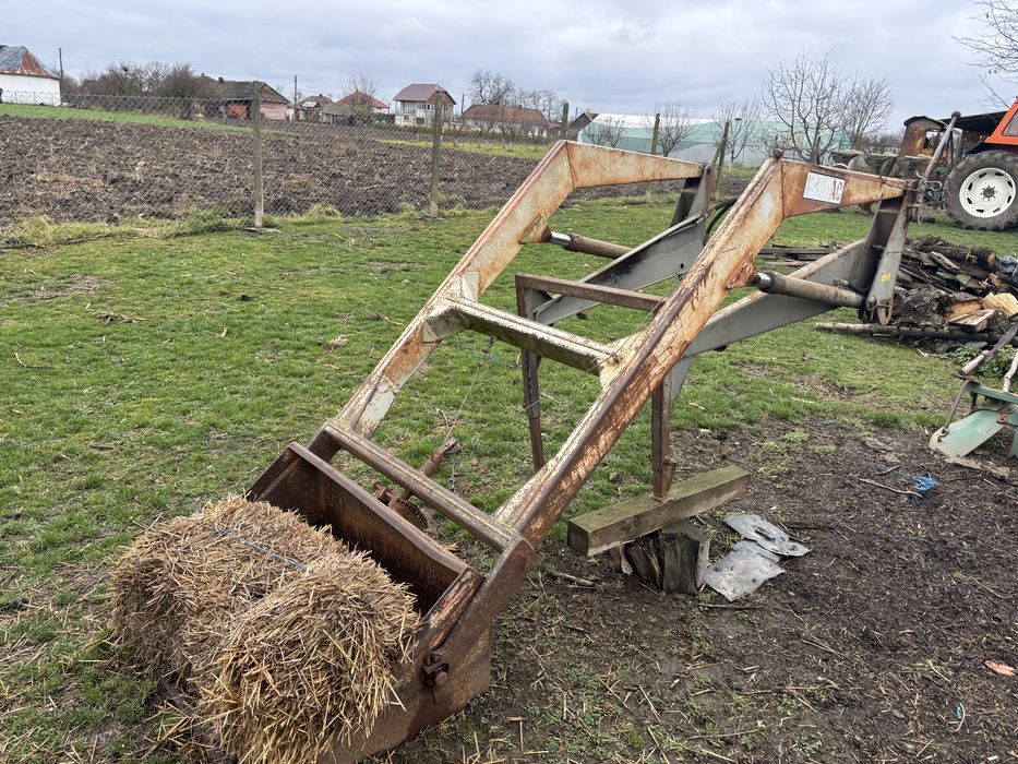 Incarcator frontal stayer pentru tractor steyr