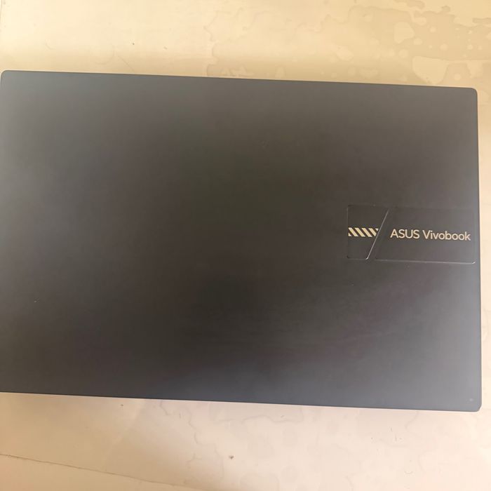 Ноутбук новый Asus