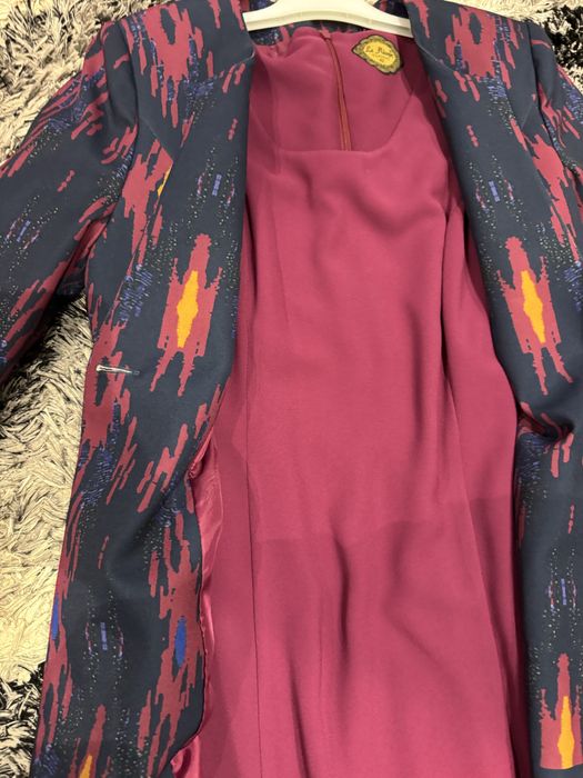 Костюм женский 42 размер новый