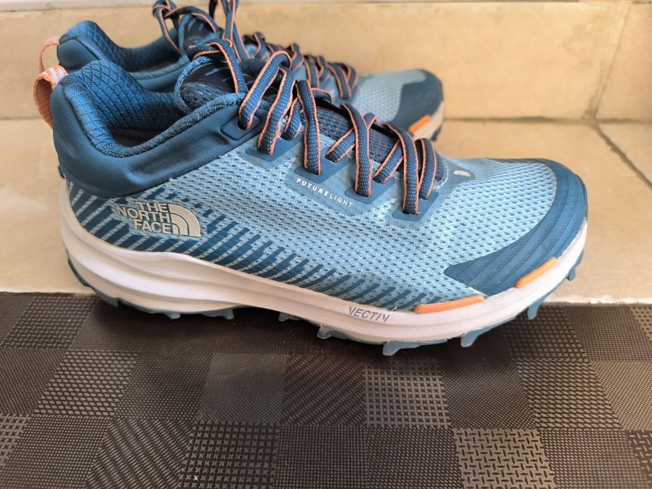 North face маратонки и Salewa туристически обувки