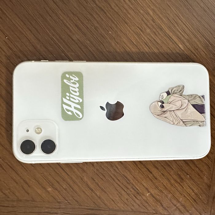 Айфон 11 продам срочно