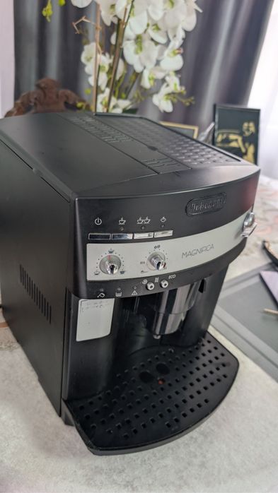 Expresor cafea DeLonghi Magnifica