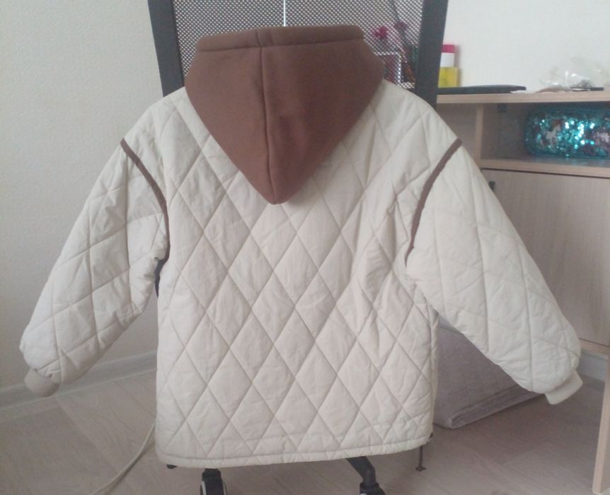 Куртка на весну для девочек.4000тг