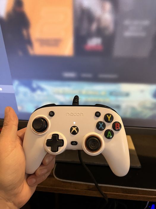 Controller/maneta cu fir xbox one nacon