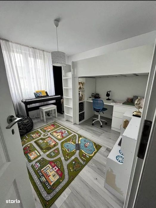 De vanzare apartament cu 3 camere, 2 balcoane, renovat, zona Pascal