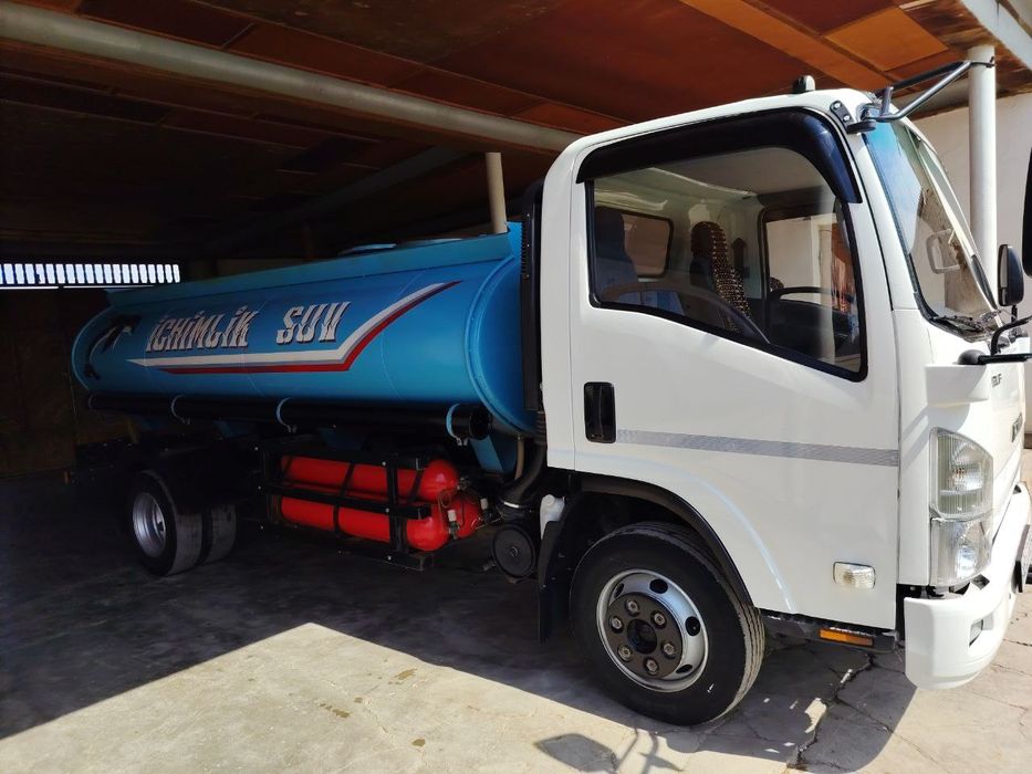 Isuzi vodovoz  6500 ltr  2010 yilda ishlab chiqarilgan