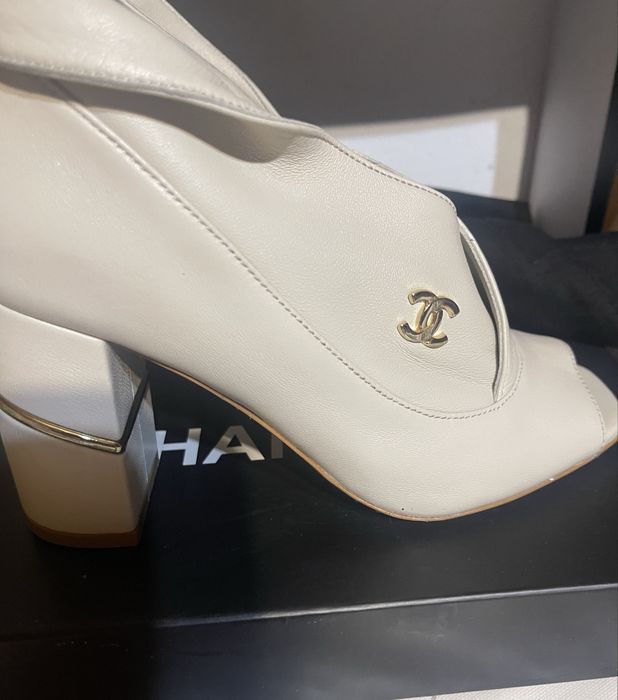 Батильоны новые, молочного цвета