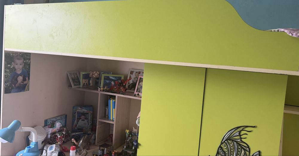 Кровать-чердак зеленая