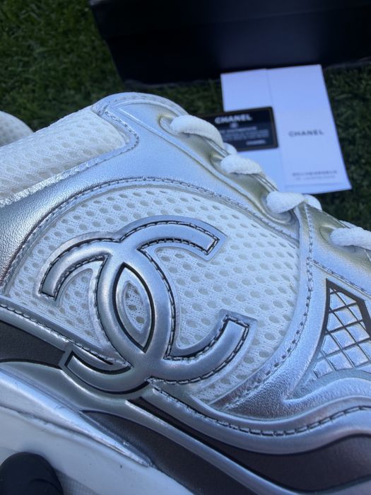Chanel CC Logo Runner